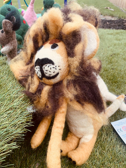 Felt Lion -large